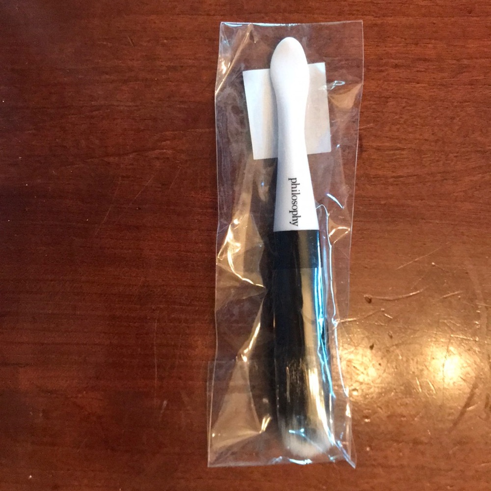 New philosophy make up brush